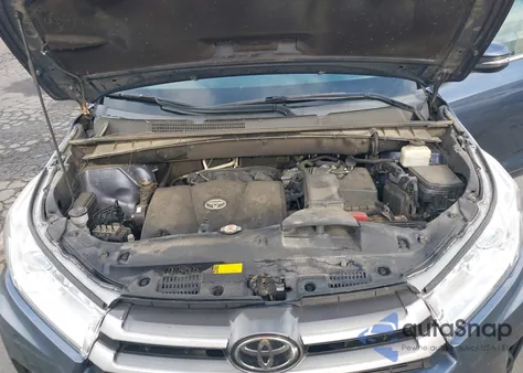 2018 Toyota Highlander Le из США, поврежденный, VIN 5TDBZRFH4JS873023